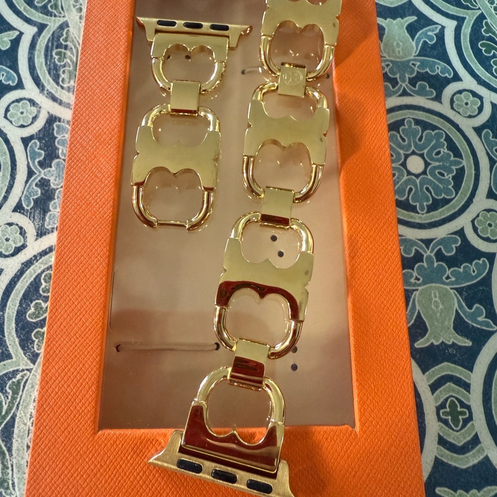 Tory Burch Apple Watch band gold tone - Picture 2 of 6